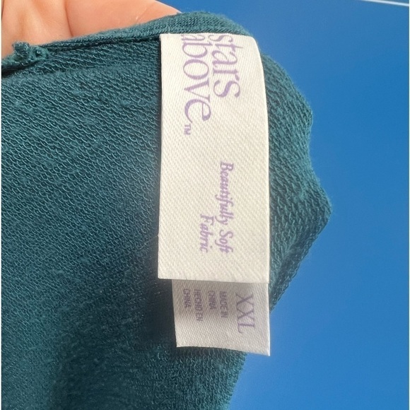 Stars Above Super Soft V-Neck T-Shirt. Size XXL - Picture 3 of 7